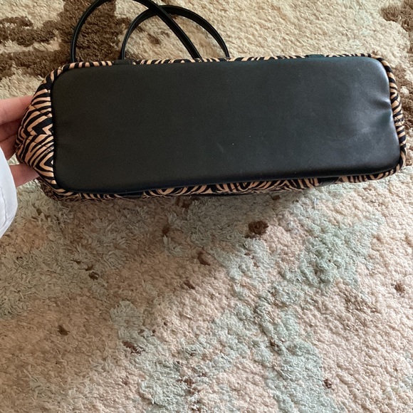 Vera Bradley Zebra petite purse - Picture 3 of 4